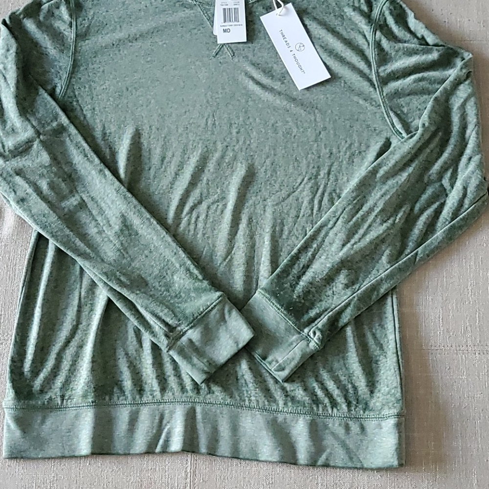 Mens Medium crewneck light sweater